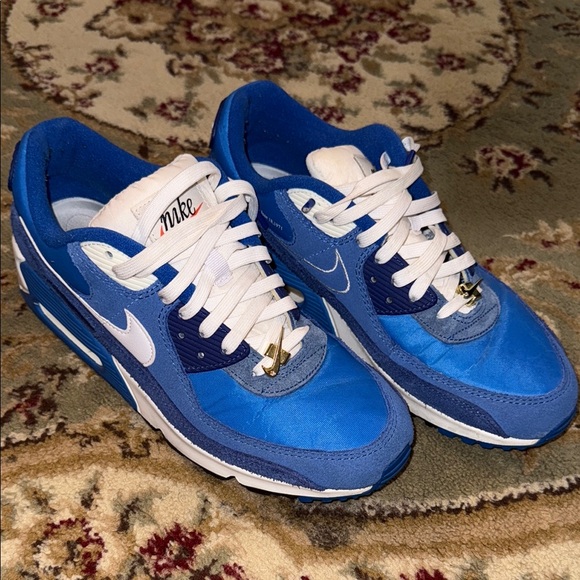 Nike Other - Nike Air Max 90 Athletic Shoes with Air Cushioning